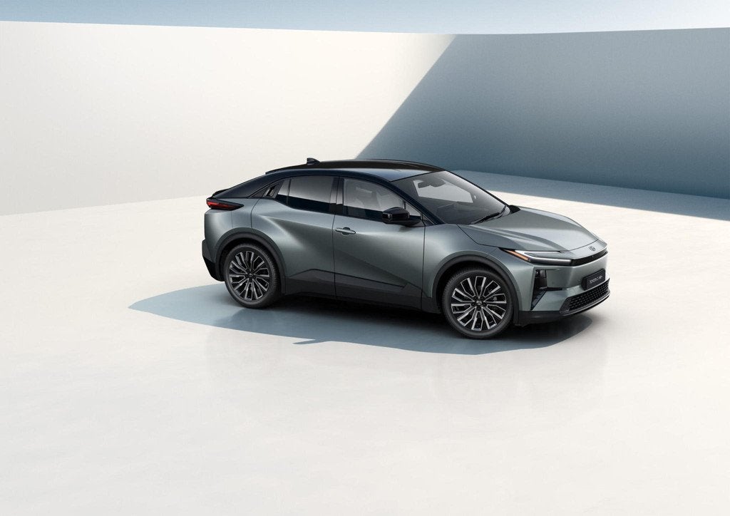 Toyota C-HR+ Dynamic Limited Edition 57.7 kWh €35.995,- RI, Auto's, Toyota, Overige modellen, Leder en Stof, 348 min, SUV of Terreinwagen