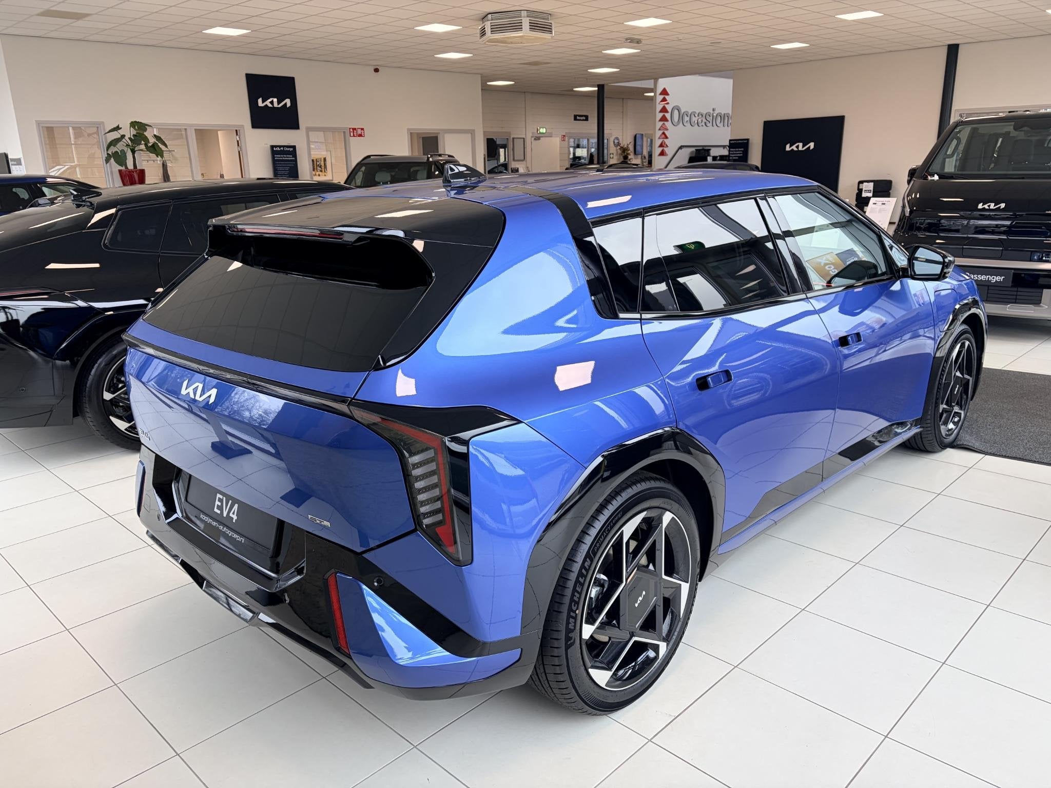 Kia EV4 GT-Line Business Edition 81.4 kWh Direct Leverbaar |, Auto's, Kia, 81 kWh, 510 min, Blauw, 584 km