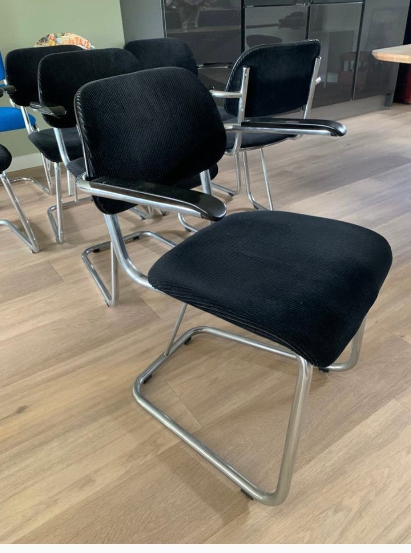 Gispen look buisframe stoelen ( de Wit) 6 stuks, Ophalen of Verzenden, Zo goed als nieuw, Zwart, Vijf, Zes of meer stoelen