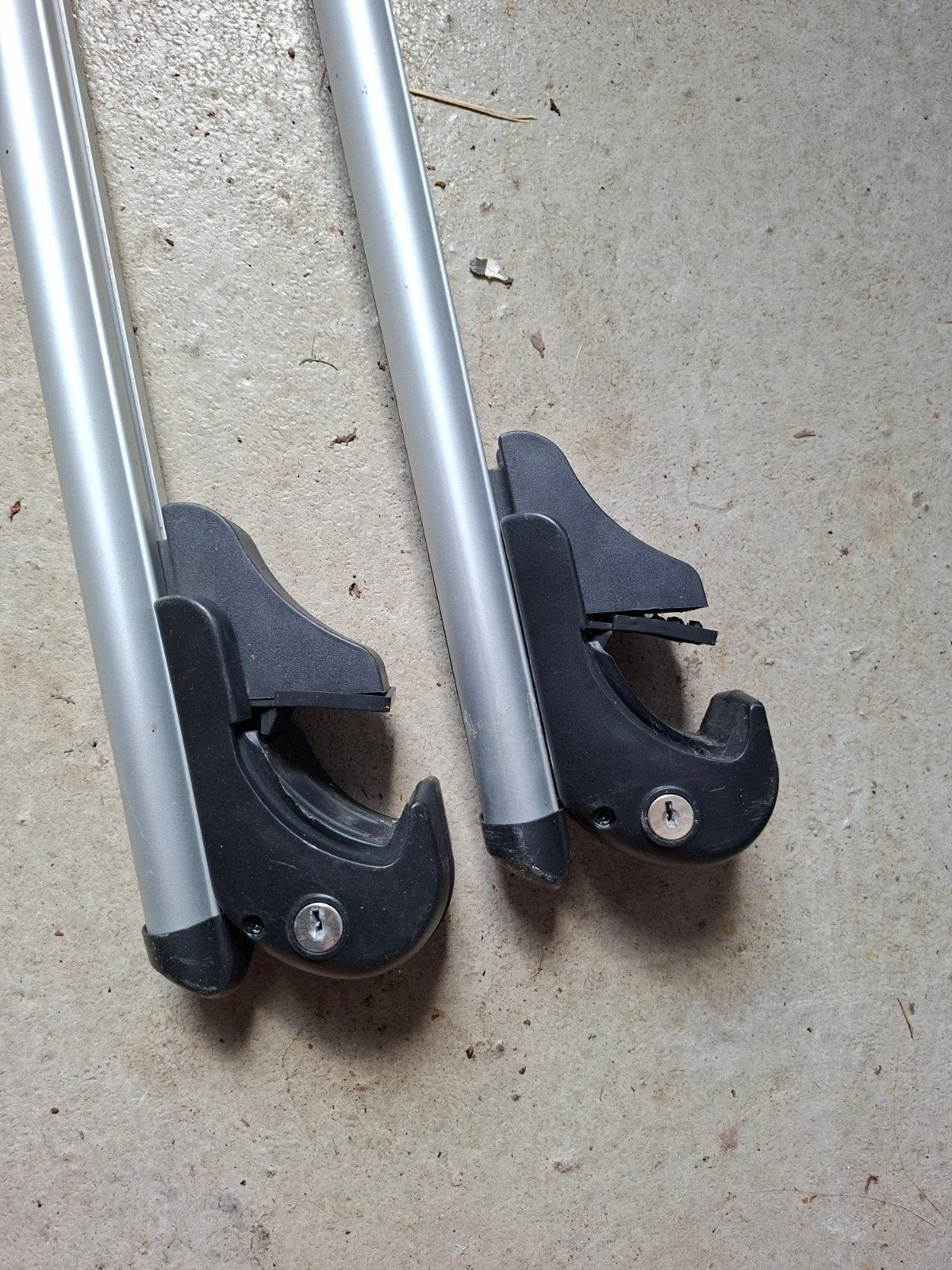 Dakdragers Car Xtras SNEPP ALU voor Volvo V70 (2011), Ophalen, Gebruikt