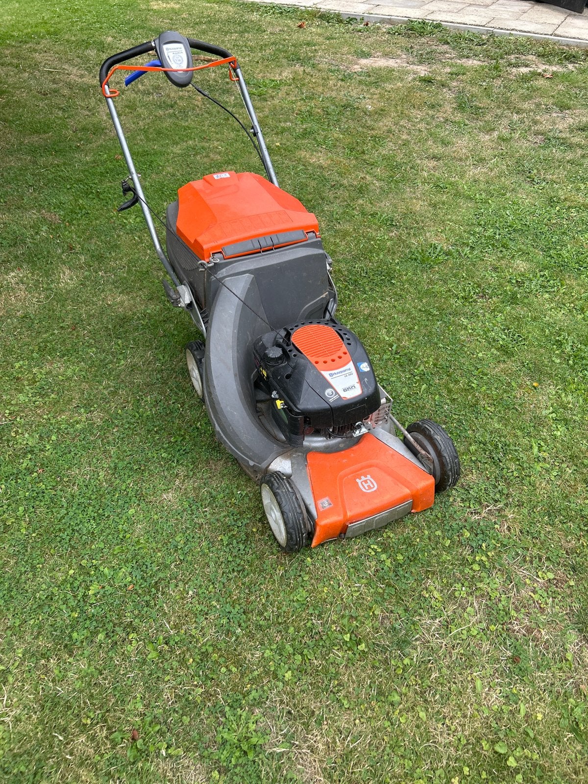 Husqvarna LC 48V Benzine Grasmaaier Briggs & Stratton 650, Ophalen, Cirkelmaaier, Gebruikt, Opvangbak