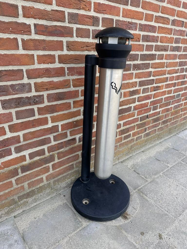 Rubbermaid Infinity staande asbak / rookzuil, Tuin en Terras, Ophalen, Gebruikt