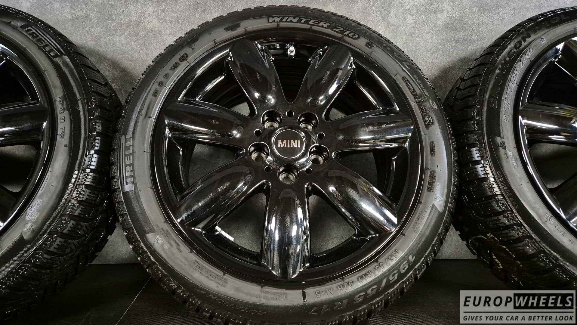 17 inch Mini Clubman F54 F55 F56 JCW 528 Winterbanden ZWART
