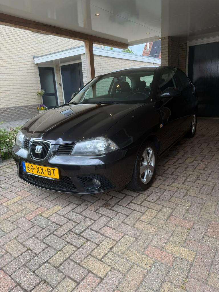 Seat Ibiza 1.6 77KW 3DRS 2007 Zwart, Auto's, Voorwielaandrijving, Stof, 40 €/maand, 4 cilinders