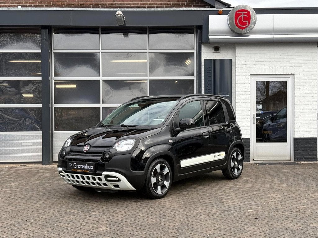 Fiat Panda Cross 1.0 Hybrid Pandina (bj 2025), Auto's, Fiat, Stof, Gebruikt, Zwart, Panda