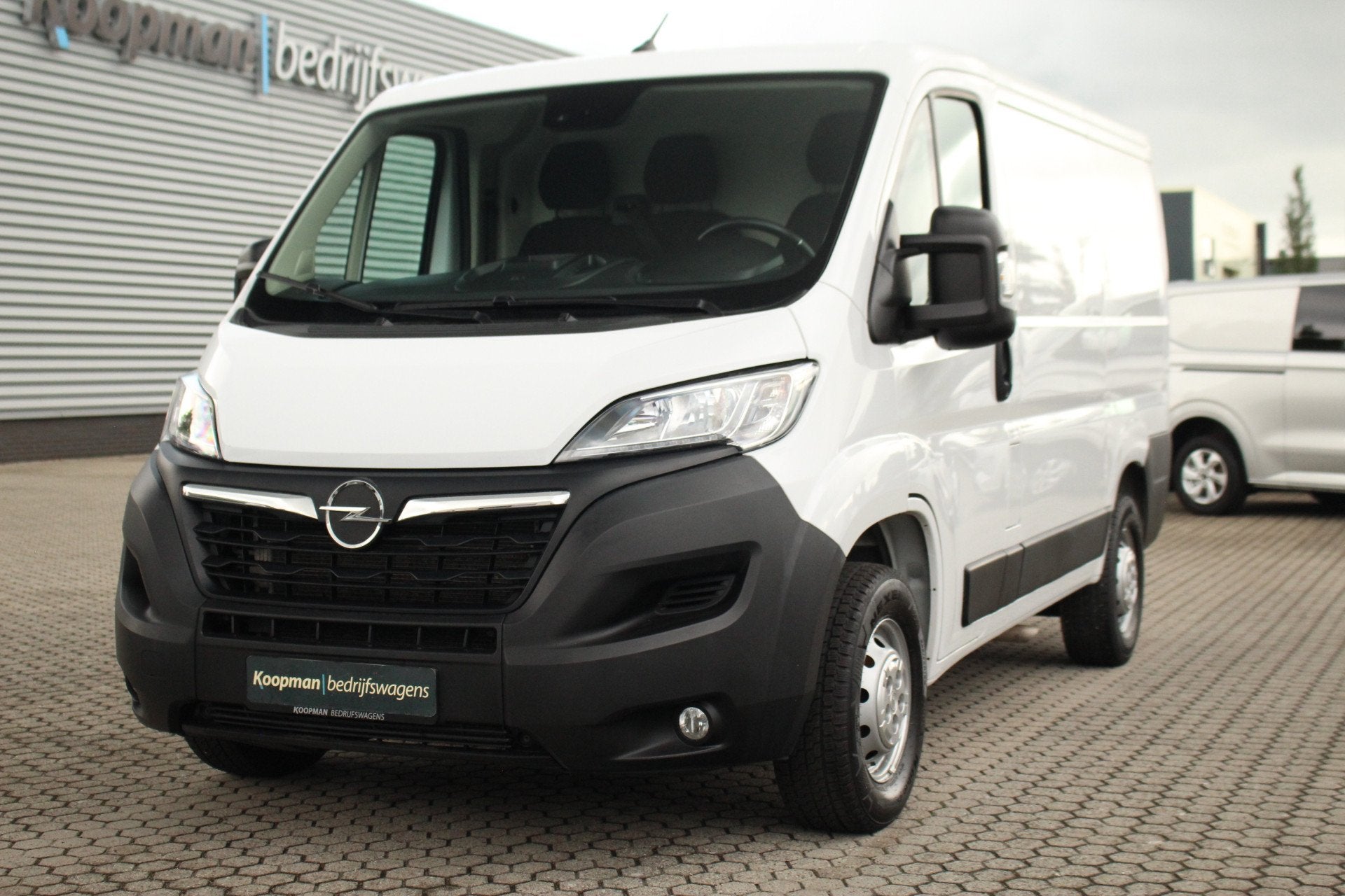 Opel Movano 2.2D 140pk L1H1 3.5t | Cruise | Carplay/Android, Voorwielaandrijving, Gebruikt, 4 cilinders, 1905 kg