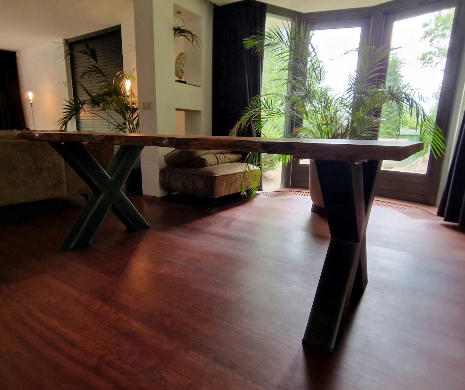 Robuuste boomstam eettafel met X-poten, Huis en Inrichting, Tafels | Eettafels, Zo goed als nieuw, 50 tot 100 cm, 200 cm of meer