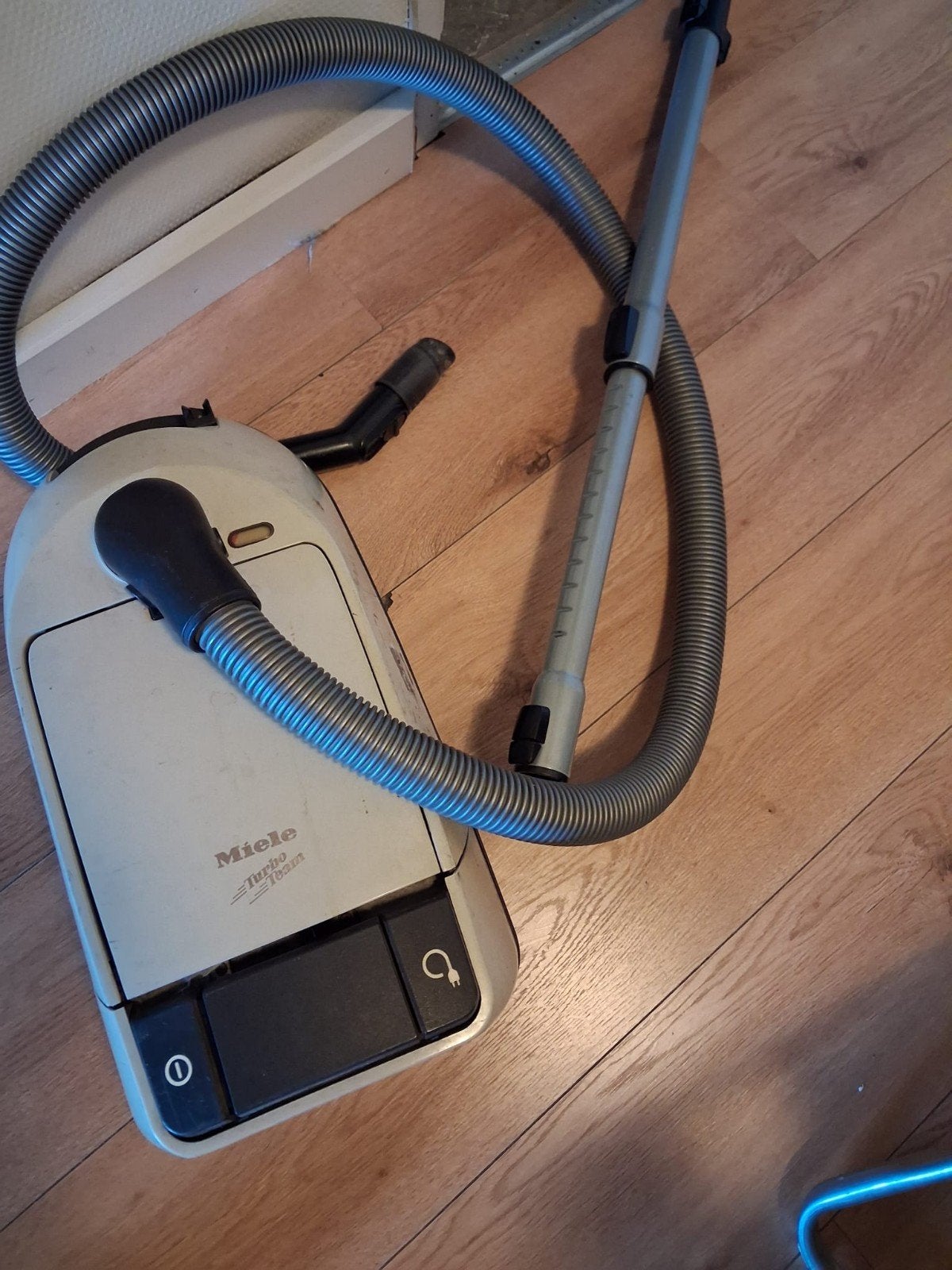 Miele stofzuiger in goede staat, Witgoed en Apparatuur, Stofzuigers, Ophalen of Verzenden, Zo goed als nieuw, 1200 tot 1600 watt