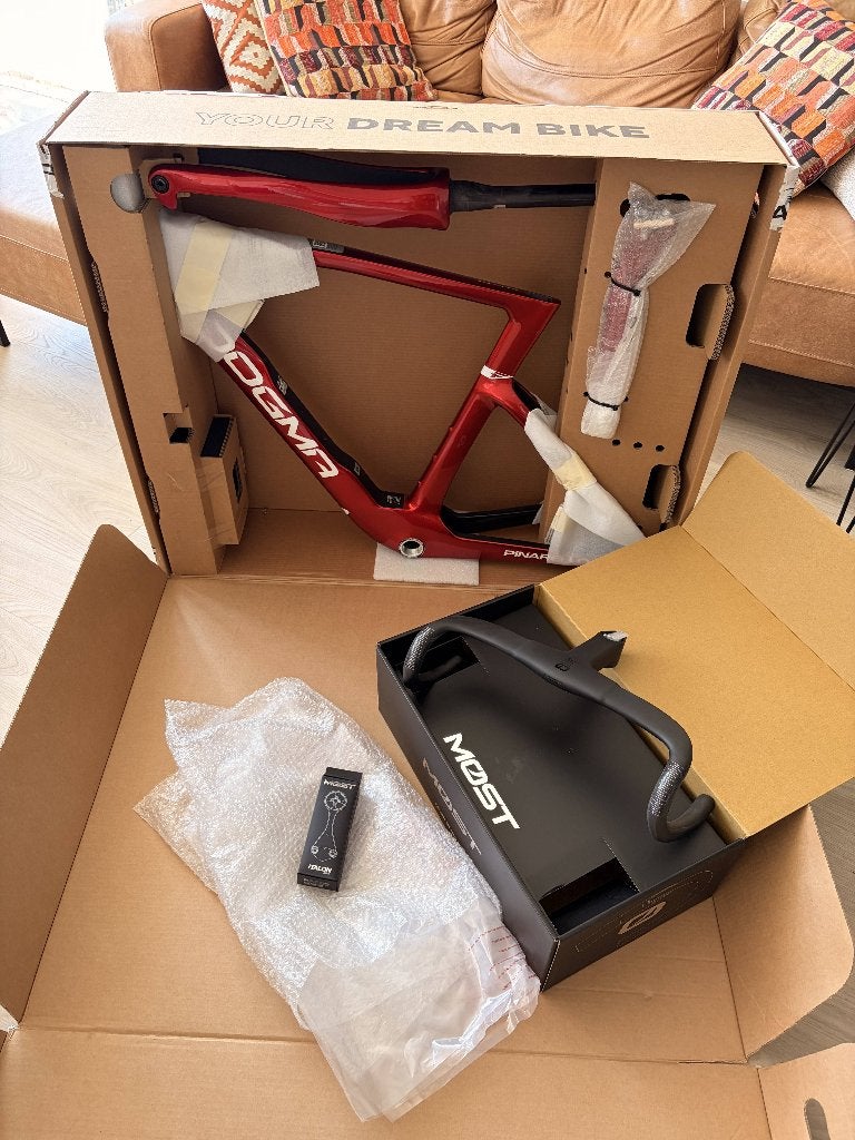 Pinarello Dogma F 55cm - Starry Red, Fietsen en Brommers, Fietsen | Racefietsen, Overige merken, Carbon, Nieuw, Ophalen of Verzenden