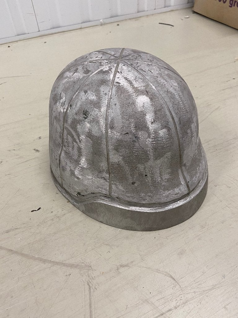 Gietmal van een helm, Ophalen, Zo goed als nieuw