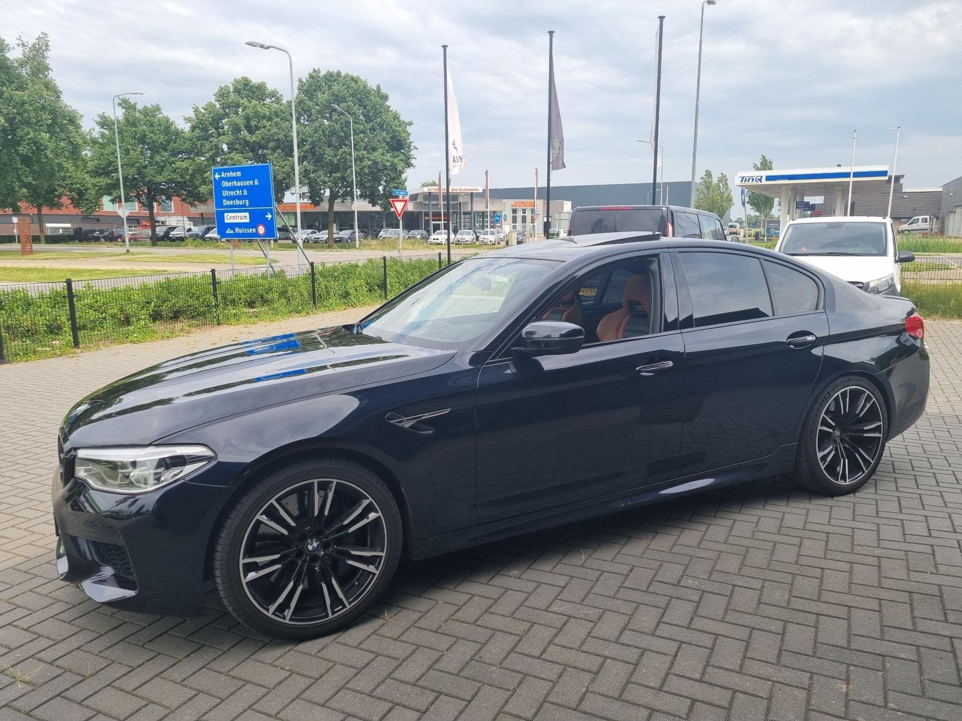BMW 5-serie M5 Schuif-Kanteldak 600 Pk, Auto's, Automaat, Gebruikt, 2000 kg, Zwart