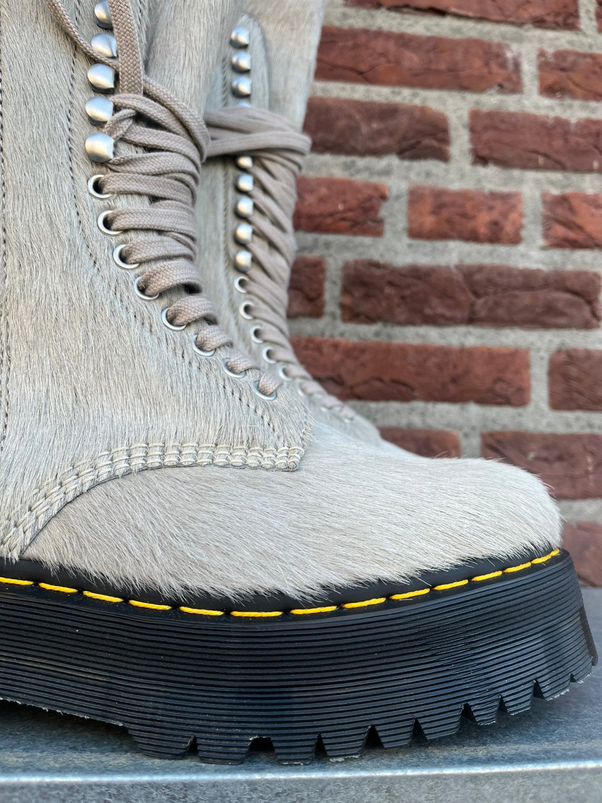 Dr. Martens 1918 Rick Owens Hair-on maat 42, Hoge laarzen, Dr. Martens, Docs, Beige