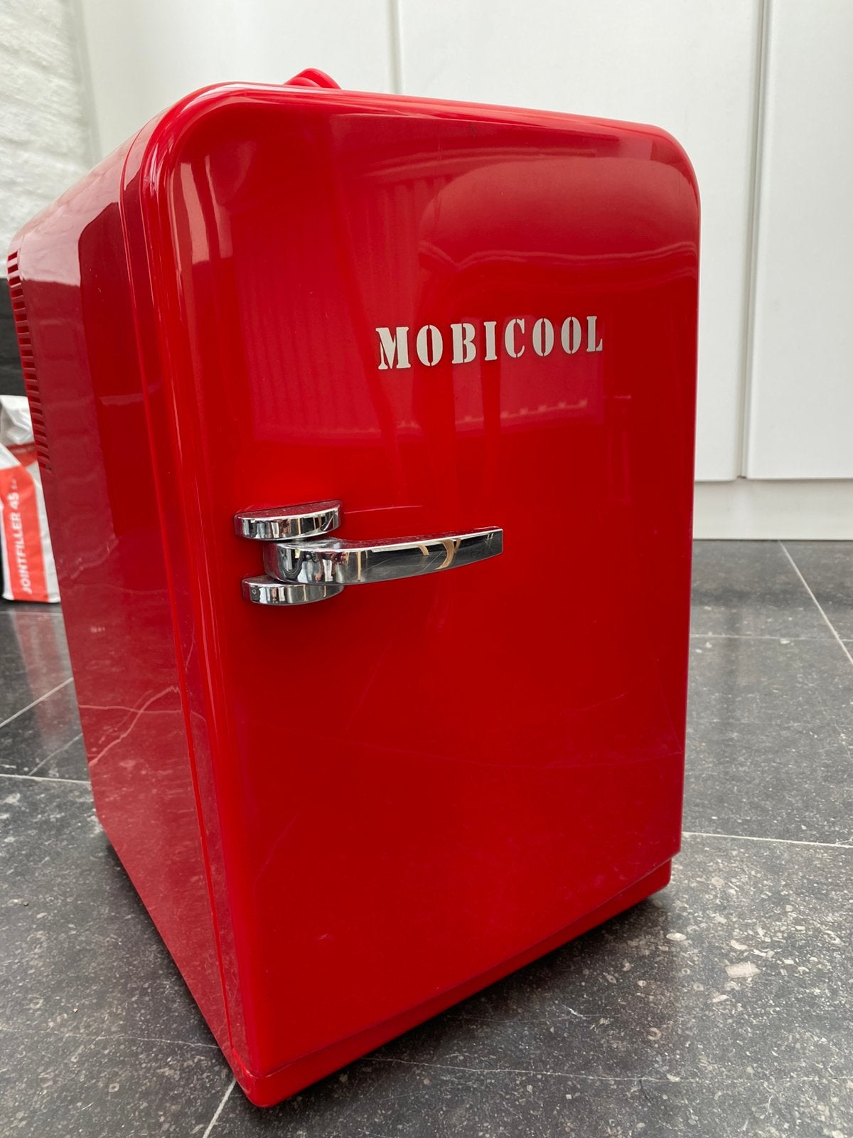 Mobicool mini koelkast - Ideaal voor onderweg of kleine ruim, Witgoed en Apparatuur, Zonder vriesvak, Ophalen of Verzenden, Minder dan 45 cm