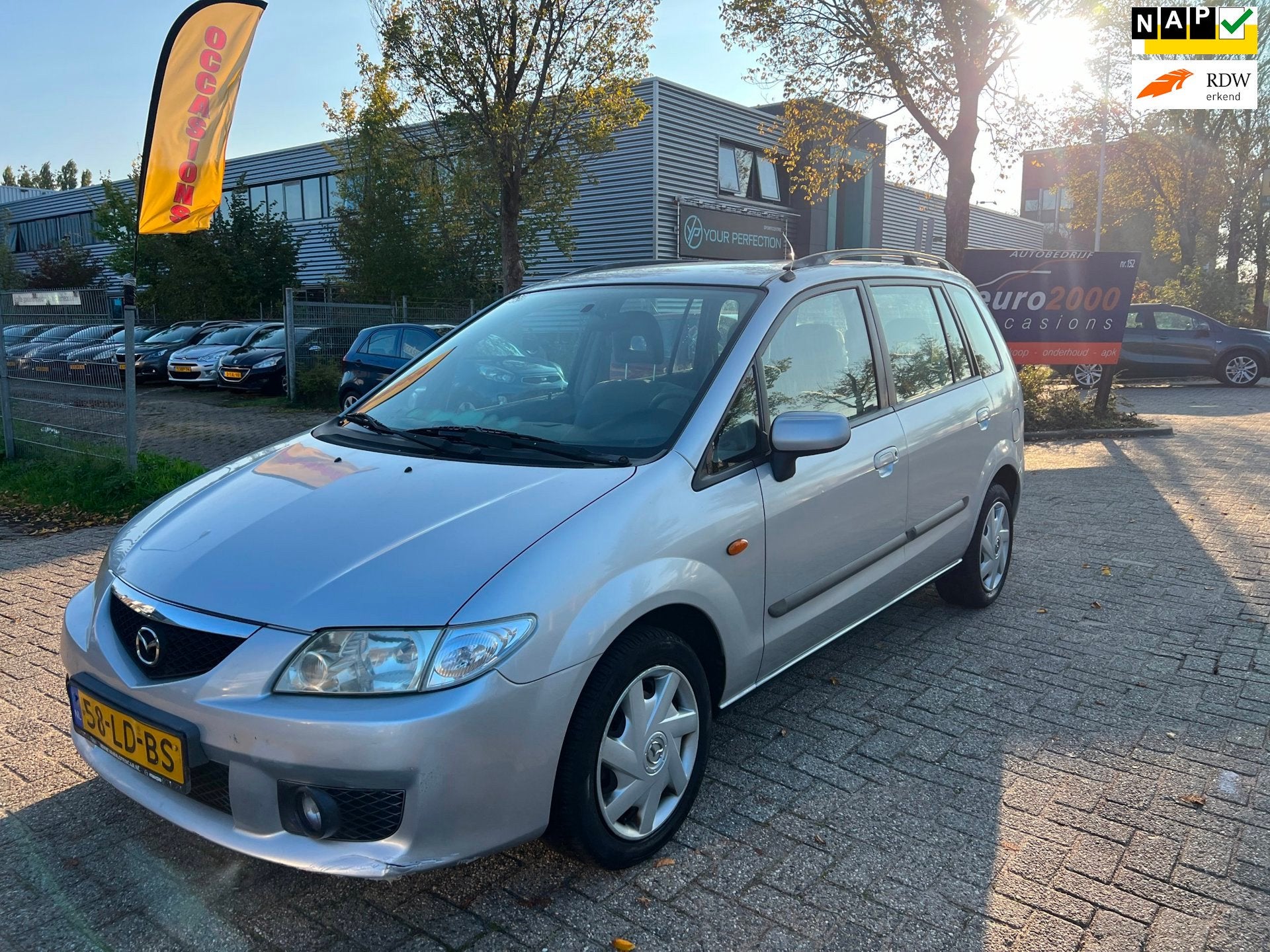 Mazda Premacy 2.0i - AUTOMAAT - AIRCO - NIEUWE JAAR APK !, Auto's, Gebruikt, Zwart, 4 cilinders, 400 kg