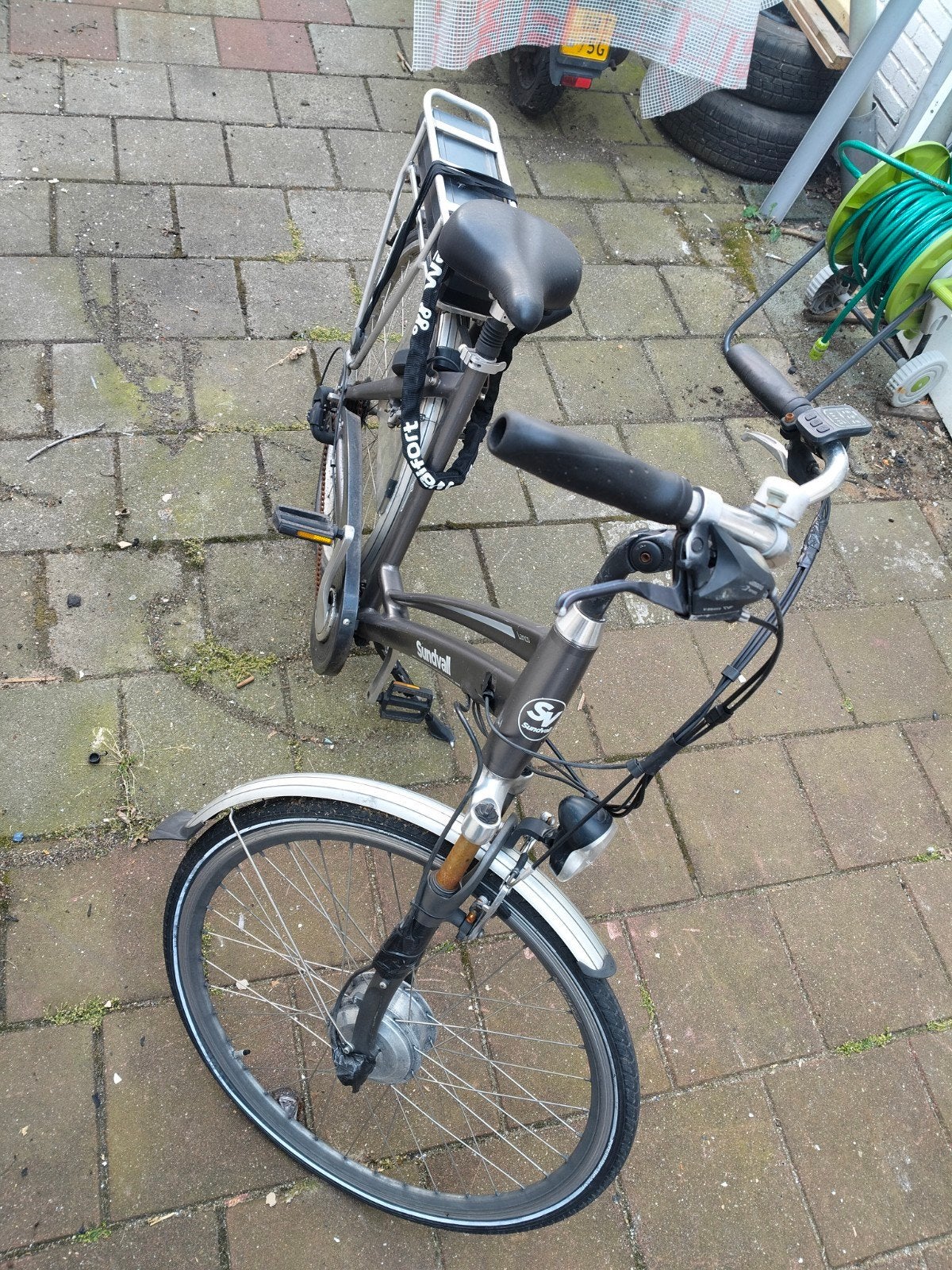 Sundvall E-bike met slot en anti-lek voorband, Fietsen en Brommers, Ophalen, Gebruikt, Minder dan 30 km per accu, Overige merken