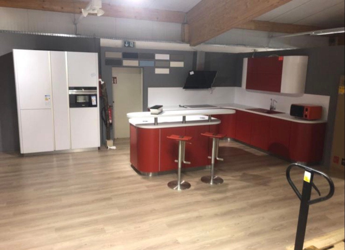 Foto 4 van Showroom keuken Beckerman mat rood en wit