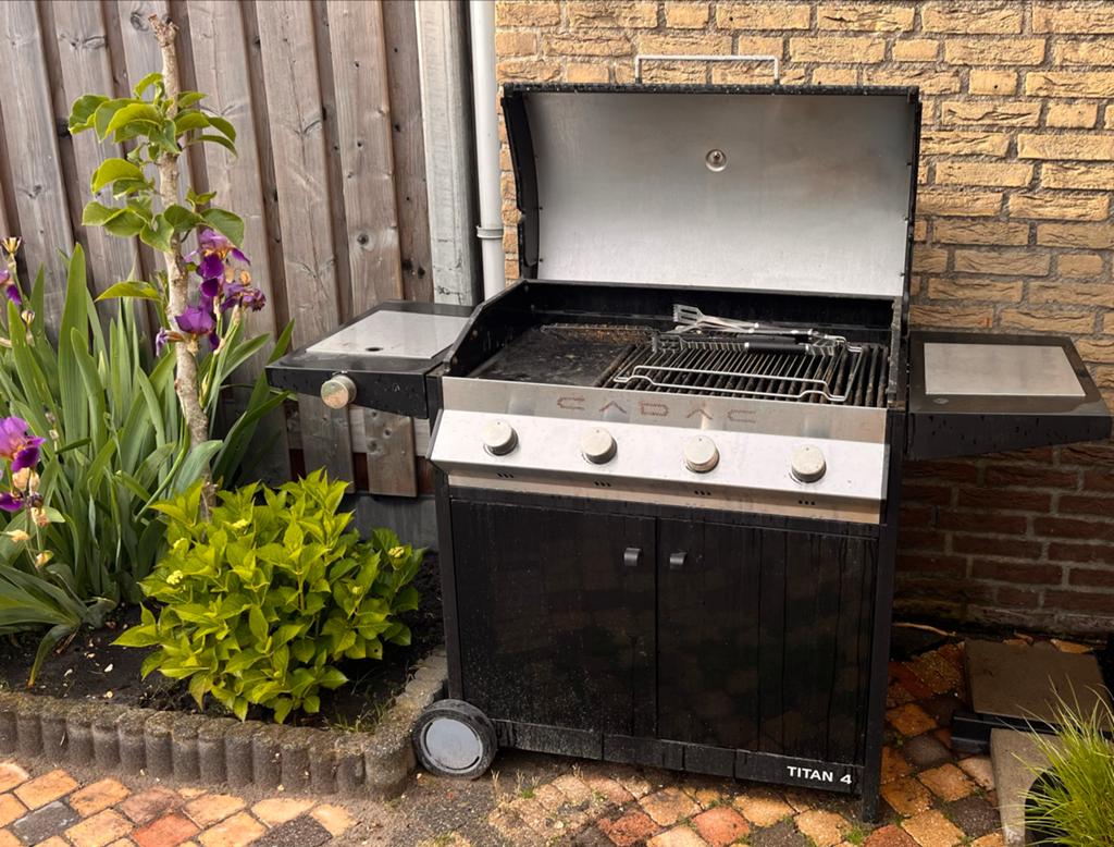 Cadac Titan 4 Gasbarbecue - Perfect voor buiten koken!, Ophalen, Gebruikt