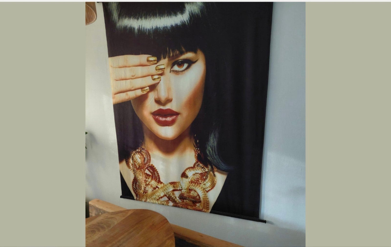 Groot Velvet Wandkleed - Glamoureuze Vrouw 170x130cm, Meerkleurig, Nieuw, Ophalen of Verzenden, Modern