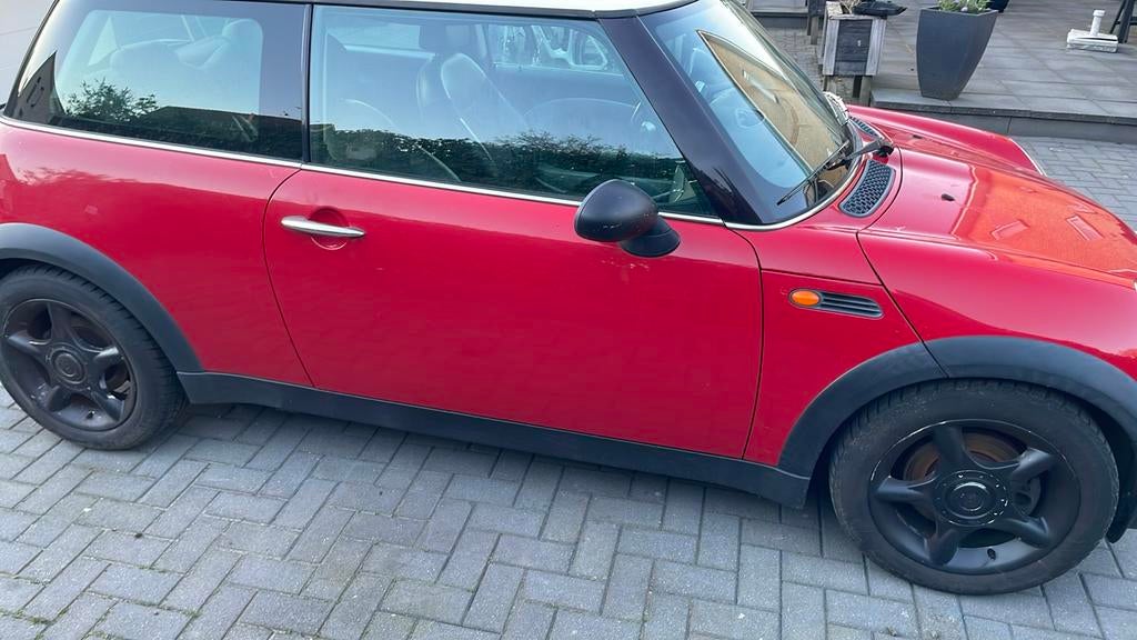 Mini 1.6 16V Cooper 2003 Rood voor onderdelen, Auto-onderdelen, Ophalen, Voor, Mini, Bumper