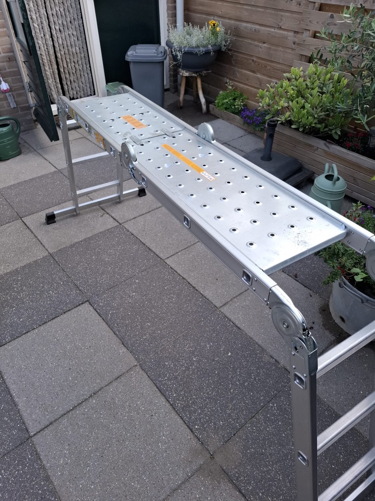 Steiger / Ladder - Zo goed als nieuw en inklapbaar, Doe-het-zelf en Verbouw, Steigers, Ophalen, Zo goed als nieuw