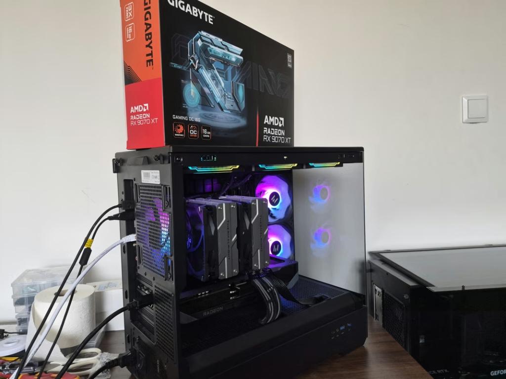 Gaming PC // RX 9070 XT & AMD Ryzen 7 7800X3D //, 7604 HM, 32 GB, Zelf gebouwde pc, Ophalen of Verzenden