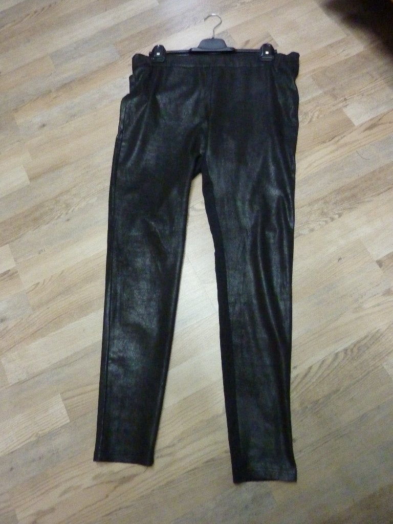 NÜ Denmark aparte zwarte legging Nieuw meet xxl/46, Kleding | Dames, Verzenden, Zwart, Maat 46/48 (XL) of groter, Nieuw