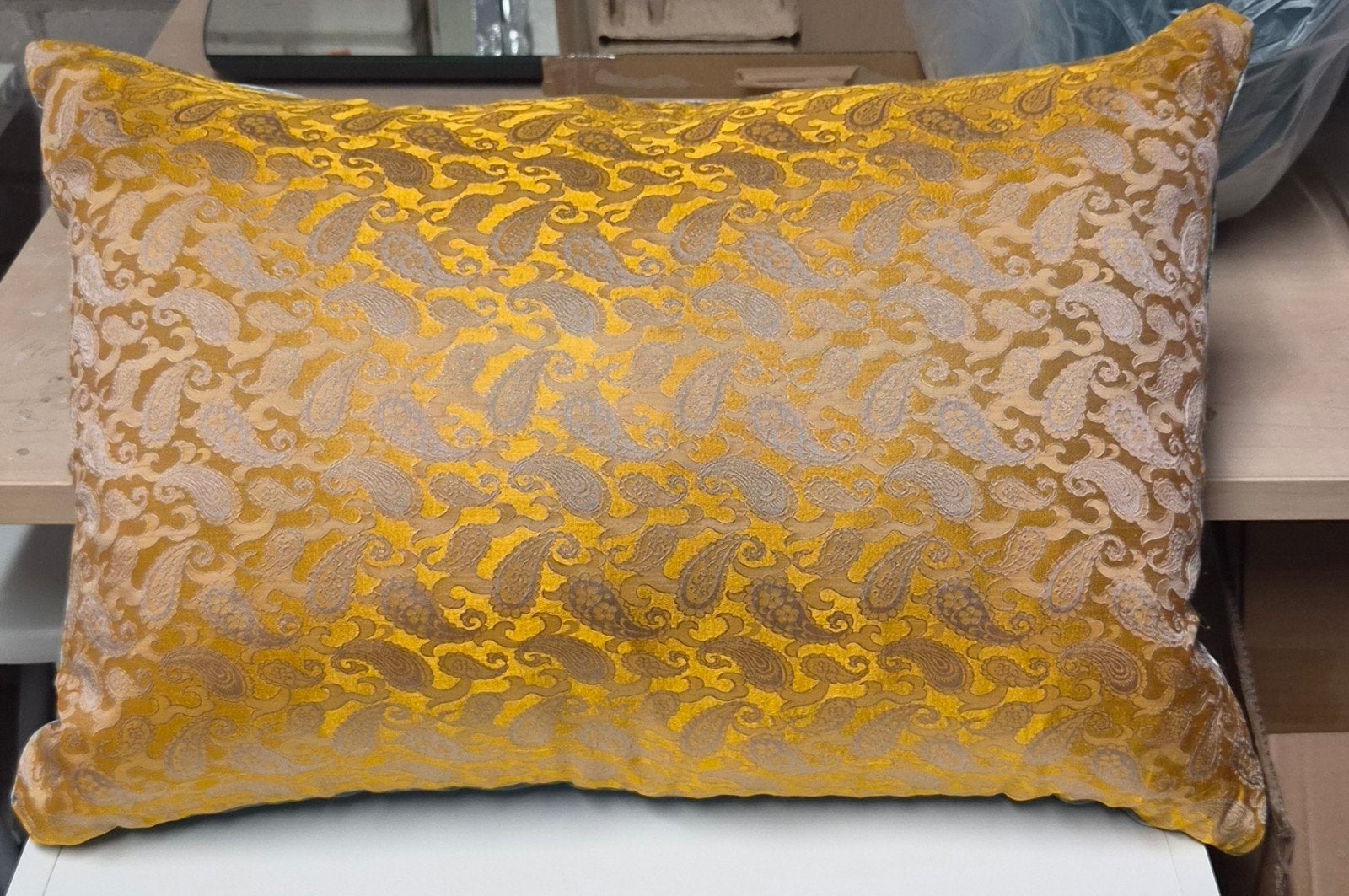 Rituals sierkussen goud/blauw met paisley patroon, Huis en Inrichting, Woonaccessoires | Kussens, Overige merken, Meerkleurig