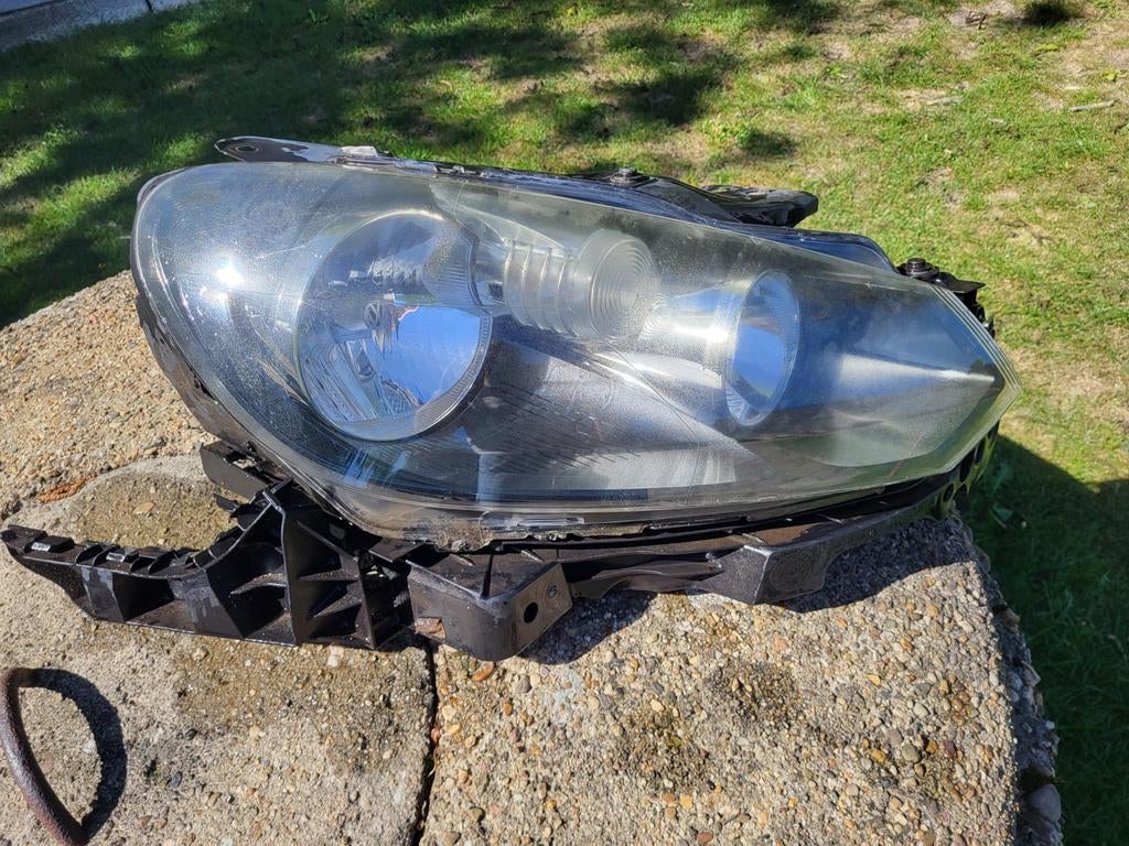 Koplamp Volkswagen Golf 6 (rechts) inclusief bevestiging, Auto-onderdelen, Verlichting, Ophalen of Verzenden, Gebruikt, Volkswagen