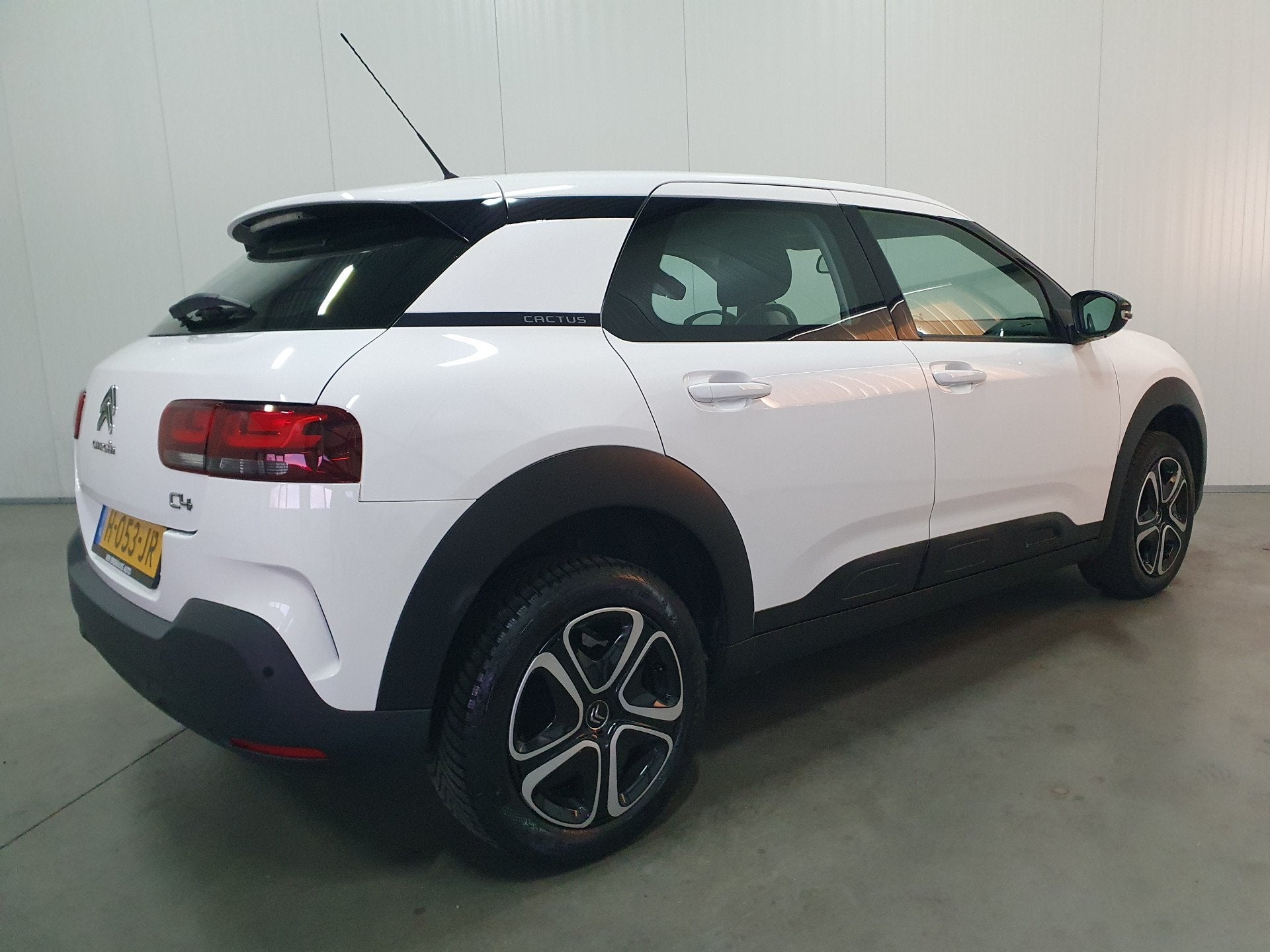 Citroën C4 Cactus 1.2 PureTech Business NAVI/PDC/CRUISE/LMV, Auto's, Voorwielaandrijving, Stof, Gebruikt, Euro 6