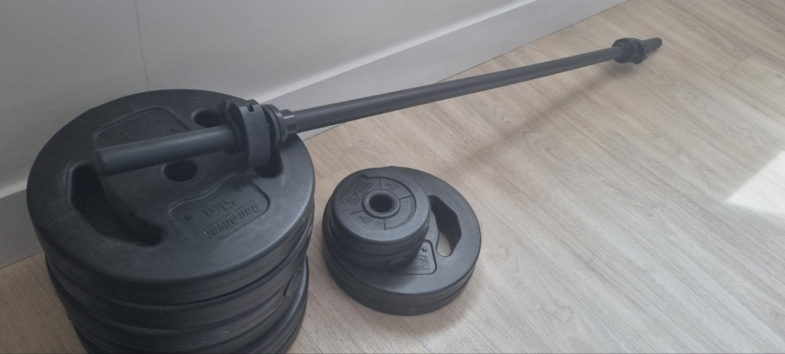 Les Mills Bodypump Halterset met schijven en stang, Sport en Fitness, Fitnessmaterialen, Ophalen, Gebruikt, Benen, Halterset