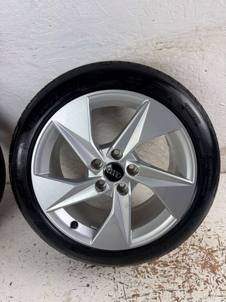 Originele Audi A3 A4 velgen 17" 5x112 zomerset golf caddy, Auto-onderdelen, Niet ingevuld, Gebruikt, Banden en Velgen, Niet ingevuld