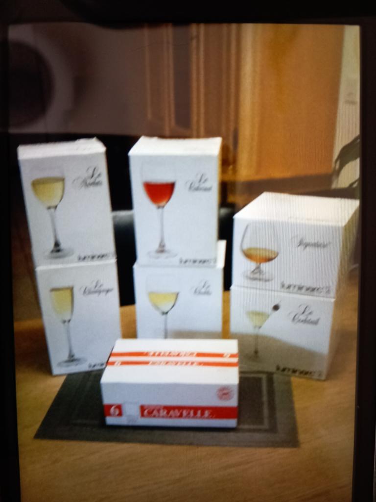 Nieuw, compleet glasservies in originele dozen, Huis en Inrichting, Overige typen, Ophalen, Nieuw, Glas
