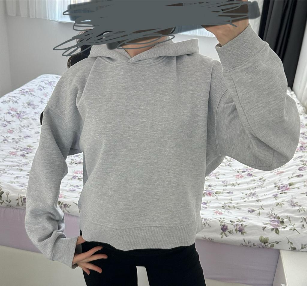 Bershka gloednieuwe hoodie met tekst op de rug, maat S, Ophalen of Verzenden, Nieuw, Maat 36 (S), Grijs