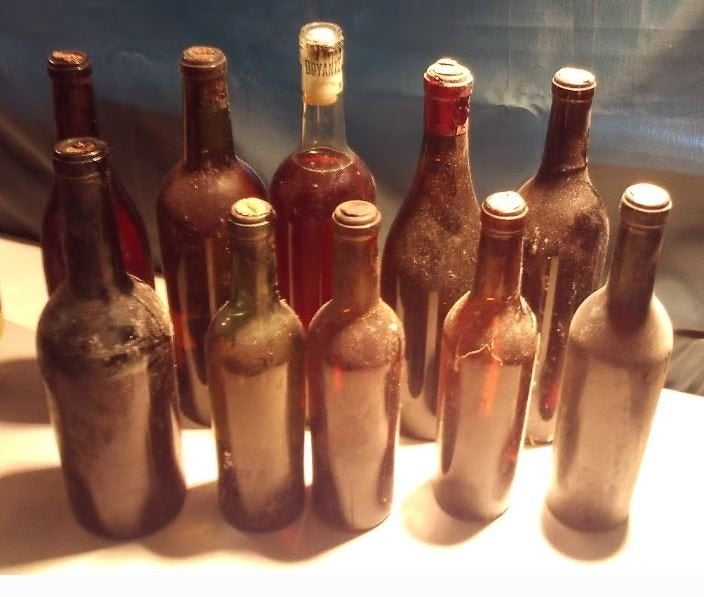 10 Oude Wijnen zonder etiket, Ophalen of Verzenden, Overige gebieden, Rode wijn, Vol