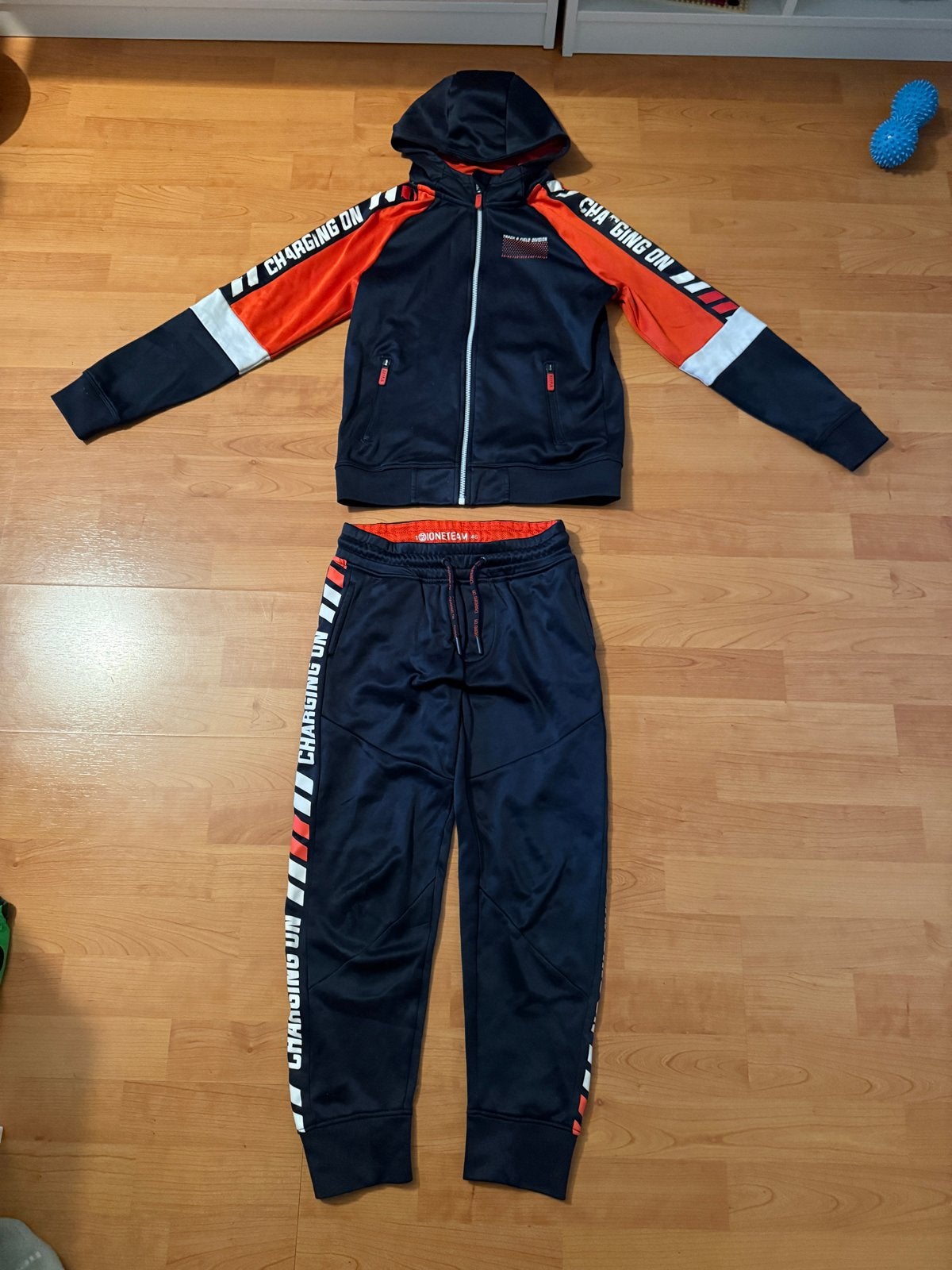 Sportief trainingspak van WE maat 146, Ophalen of Verzenden, Zo goed als nieuw, Jongen
