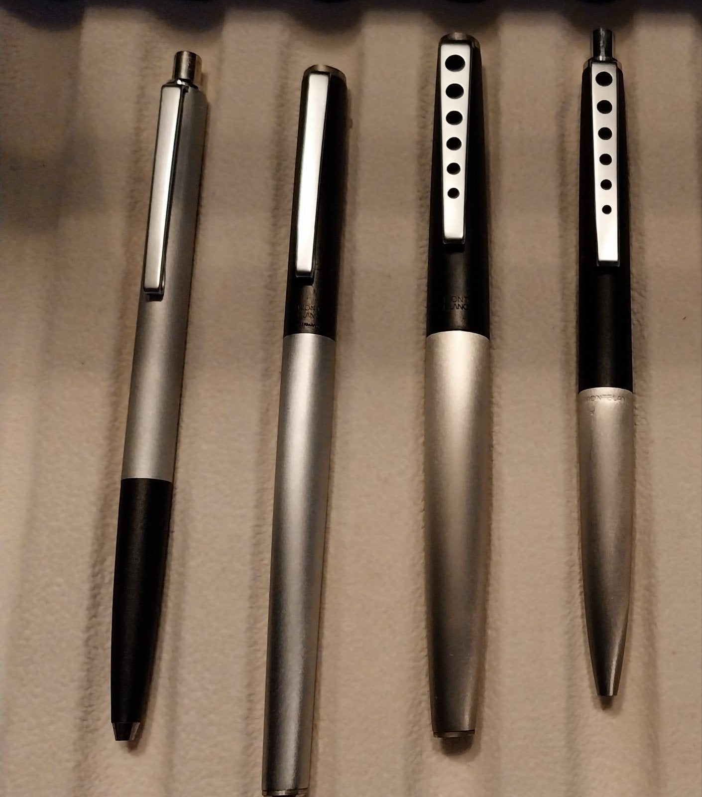 Montblanc set vulpen en balpen slimeline en Carrera, Verzamelen, Pennenverzamelingen, Ophalen of Verzenden, Gebruikt, Pennenset