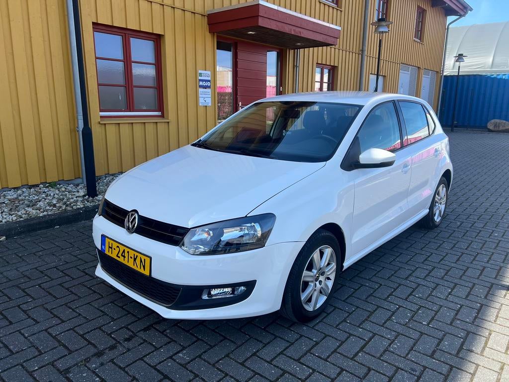 Volkswagen Polo 1.4 16V 5-Deurs 2010 Wit, Voorwielaandrijving, 970 kg, 40 €/maand, Zwart