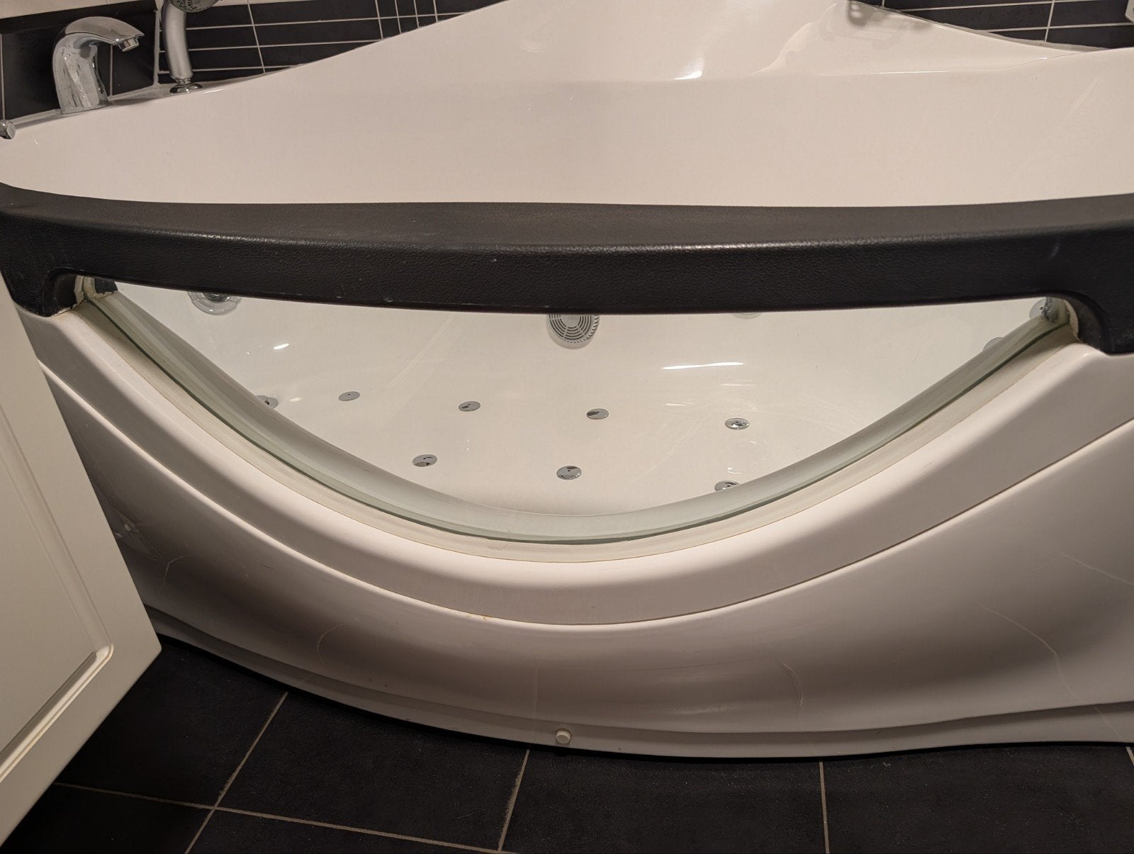 Luxe Oceana hoekbad met whirlpool en douche, Ophalen, Zo goed als nieuw, Met douche