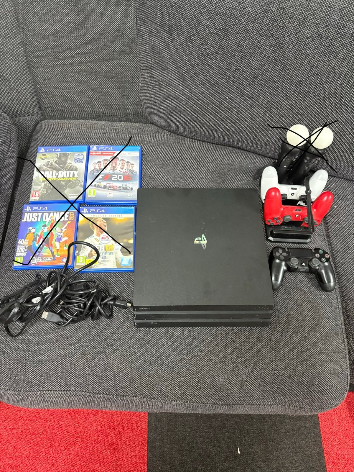PS4 Pro met 4 games en 2 controllers, Ophalen, Gebruikt, Shooter, 2 spelers