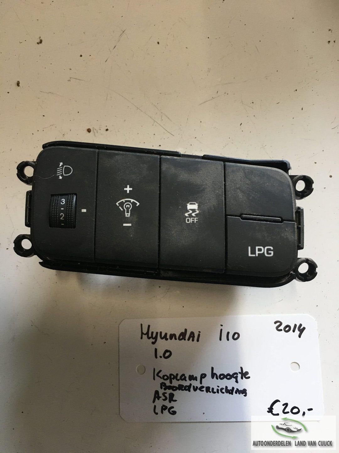 Hyundai i 10   1.0 2014 Hoogte regeling koplampen Binnenverl, Gebruikt, -, -, Ophalen of Verzenden