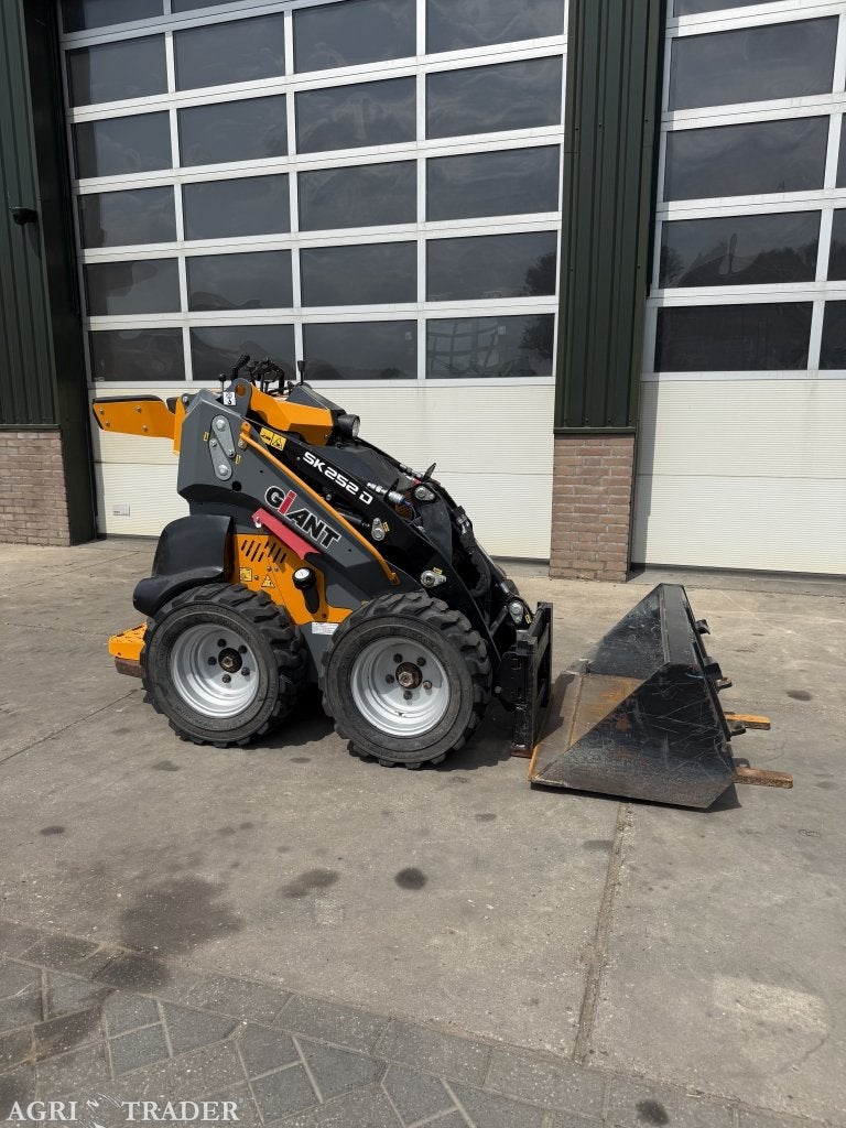 Giant SK252 Skidster | 2021 | Slechts 160 uur |, Zakelijke goederen, Machines en Bouw | Kranen en Graafmachines, Wiellader of Shovel
