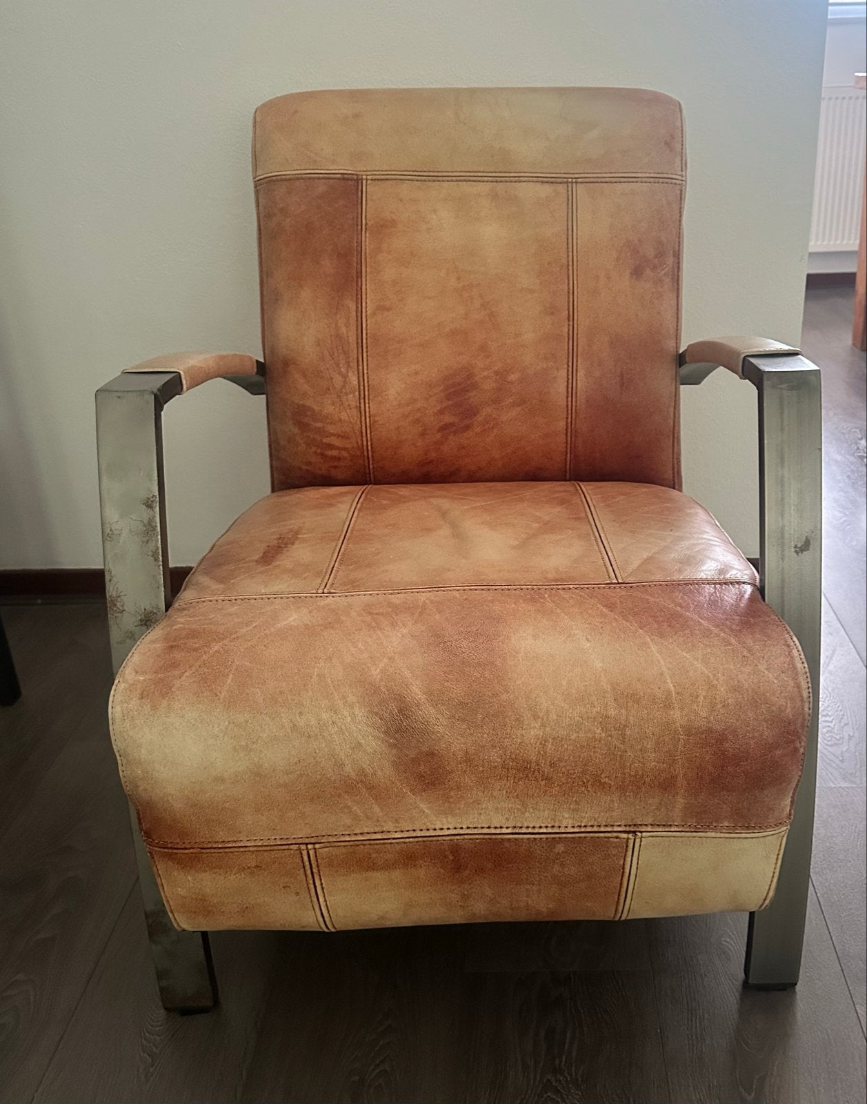 Leren fauteuil met metalen frame - Vintage look, Huis en Inrichting, Fauteuils, Ophalen, Gebruikt, 50 tot 75 cm, Leer