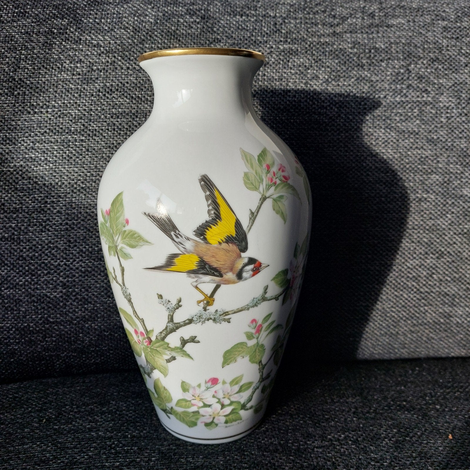 Porseleinen vaas met putter / distelvink, Antiek en Kunst, Ophalen of Verzenden