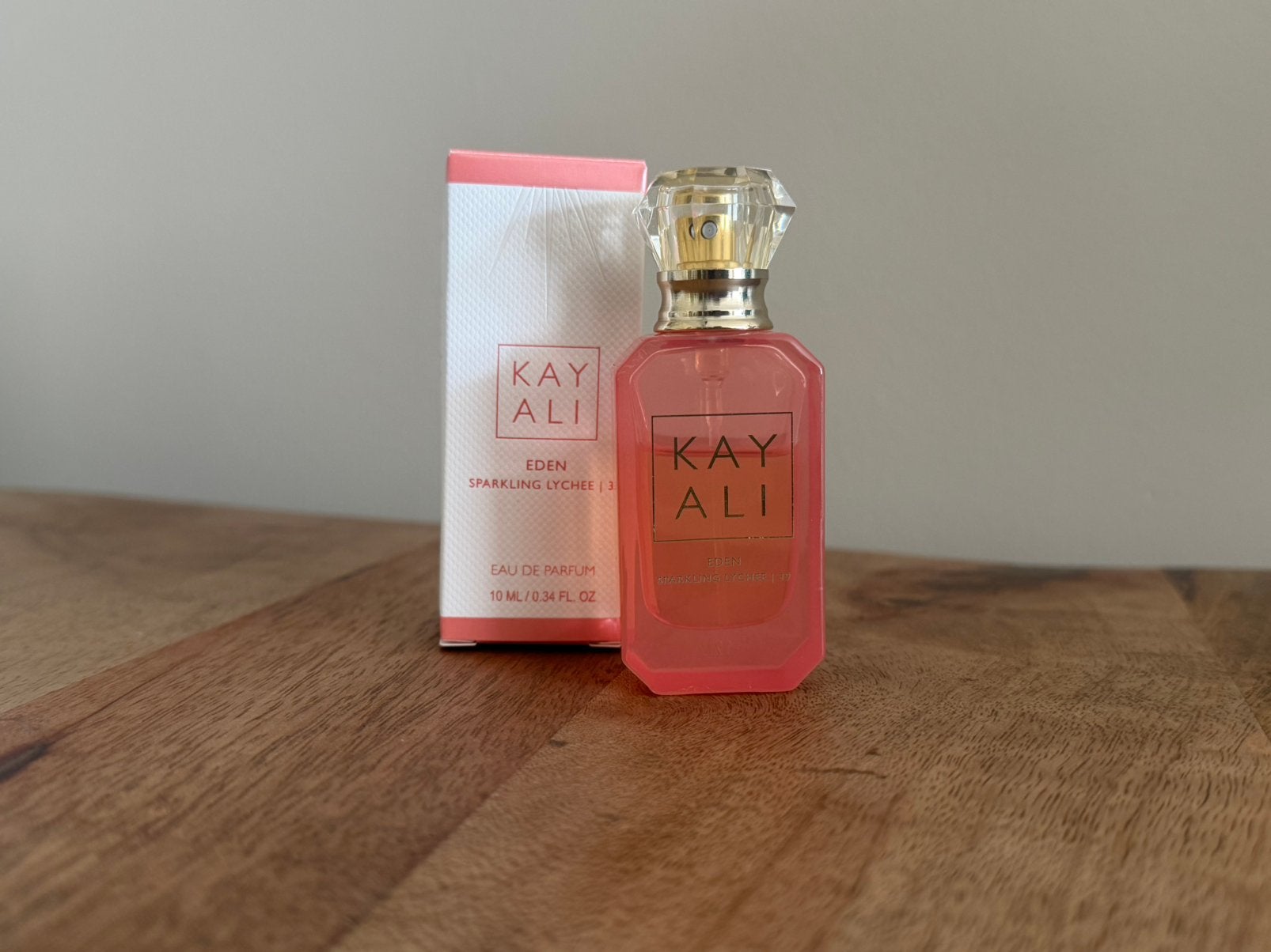 Kayali Sparkling Lychee 39, Sieraden, Tassen en Uiterlijk, Uiterlijk | Parfum, Verzenden, Gebruikt
