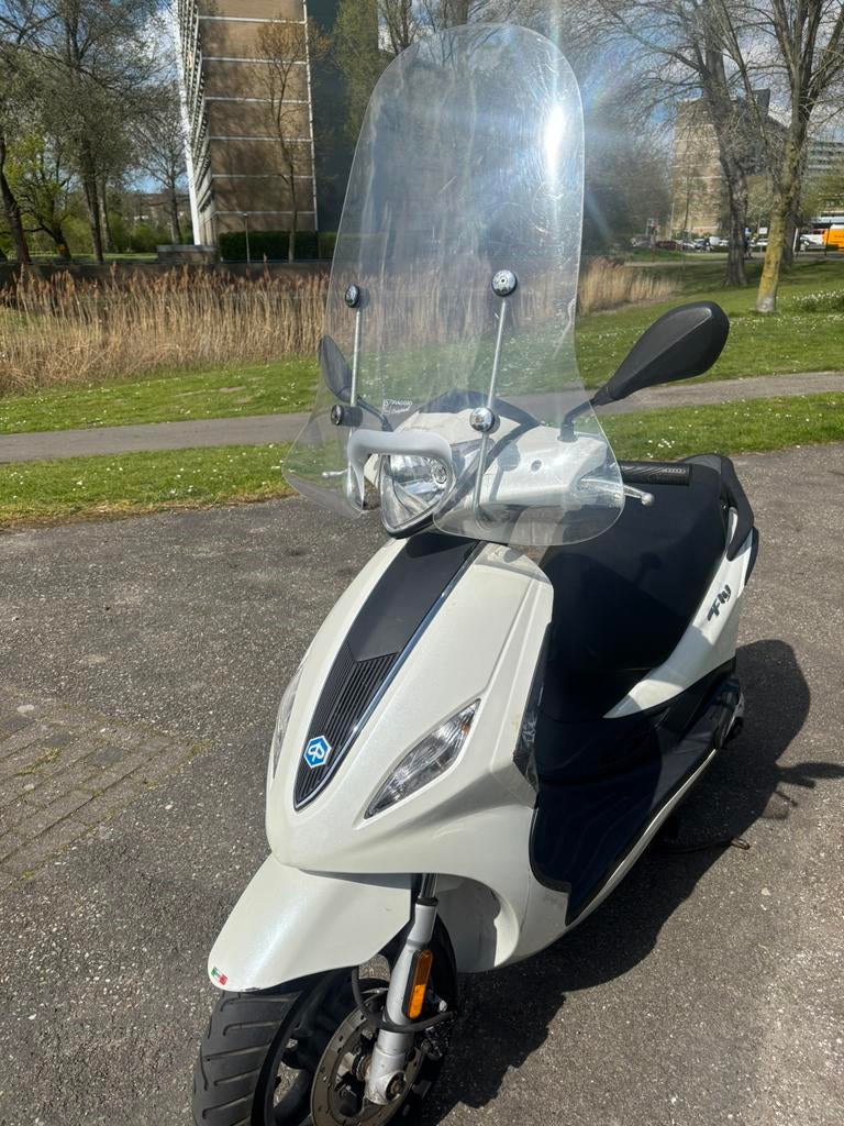 Piaggio fly 2014 blauwe plaat, Piaggio, Ophalen of Verzenden, Zo goed als nieuw, Benzine