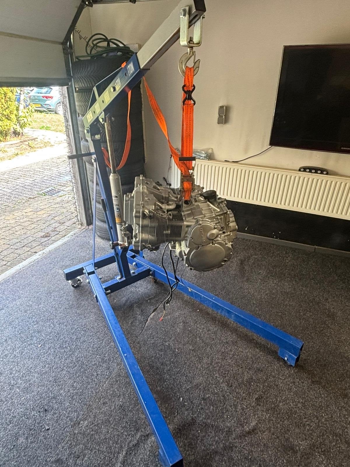 Opvouwbare motortakel/werkplaatskraan 2 ton, Ophalen