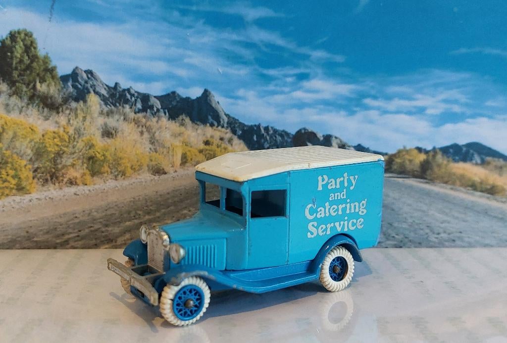 1:64 Ford Model A "KLM Catering & Party Service"; Lledo, Ophalen of Verzenden, Gebruikt, Auto