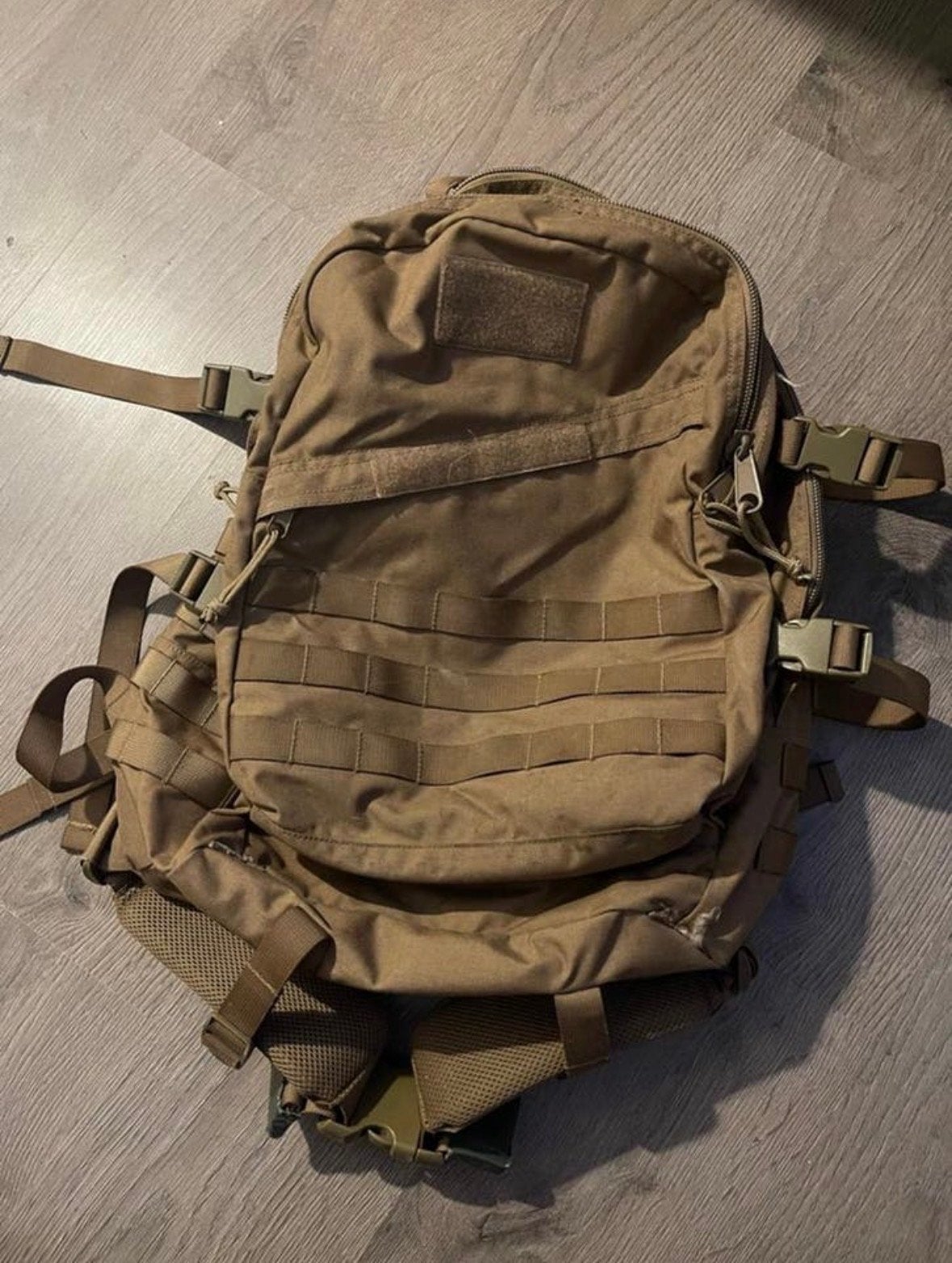 Gezocht !! Defensie Daypack 35L Coyote Tan gezocht, 25 tot 40 cm, Ophalen of Verzenden, Zo goed als nieuw, Trekking