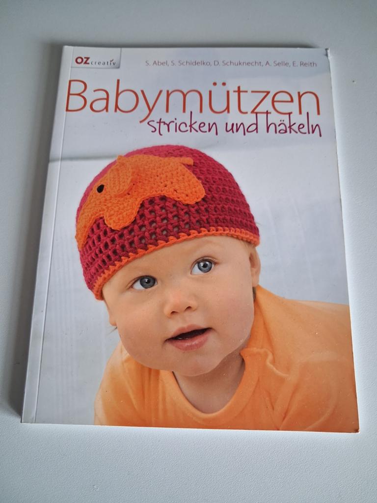 Boek Babymutsjes breien haken/Babymütze stricken häckeln, Ophalen of Verzenden, Zo goed als nieuw, Breien of Haken, Patroon of Boek