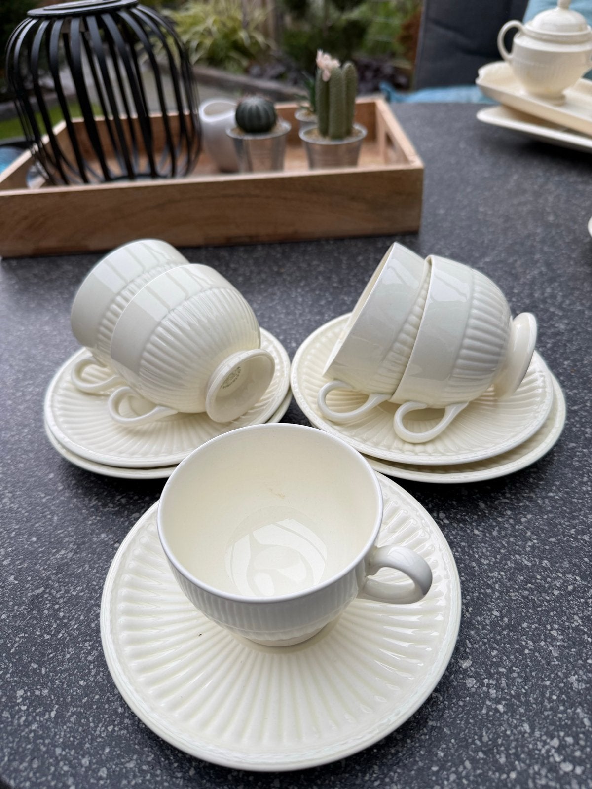 Wedgwood Etruria Barlaston Edme theekopjes en schotels, Ophalen